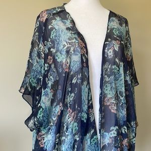 Mason & Mackenzie Floral Kimono
